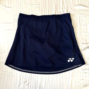Yonex Skirt with Side Slit in Navy Size M NWOT